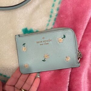 Kate spade daisy wristlet